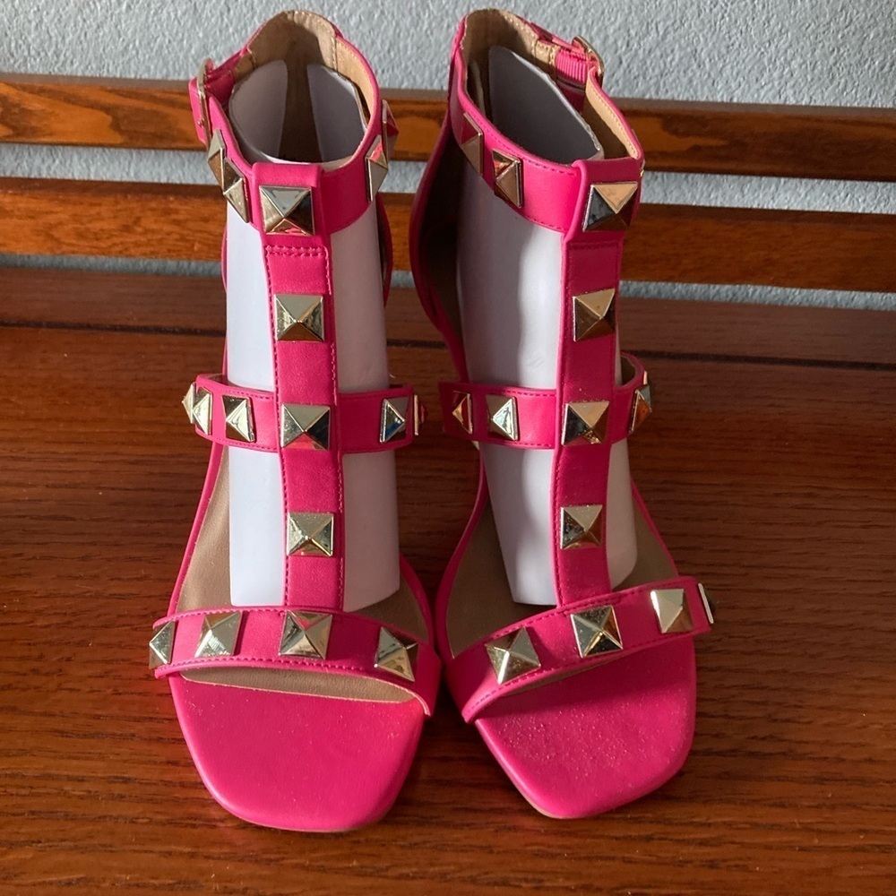 Torrid fuschia studded Sandal heels NWT Size 8WW